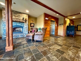 834 Mckinley Ave Unit 102, Kellogg, ID 83837
