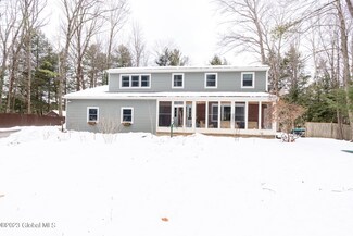 47 Castleberry Dr, Gansevoort, NY 12831