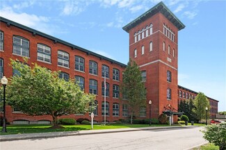 1 Tupperware Dr Unit 115, North Smithfield, RI 02896