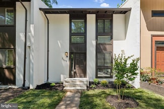 2362 Antiqua Ct, Reston, VA 20191