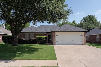 339 Meador Ln, Burleson, TX 76028