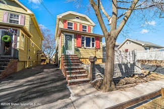 11 Saint Anthony Place, Staten Island, NY 10302