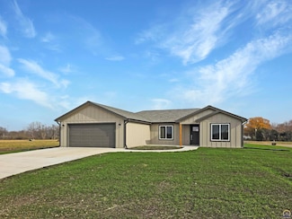304 Clay Ave, Carbondale, KS 66414