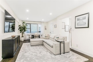 640 Pelham Rd Unit 3F, New Rochelle, NY 10805