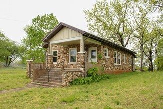 204 W Maple St, West Plains, MO 65775