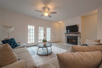 666 Wilcrest Dr Unit 666, Houston, TX 77042