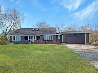 2146 Chelsea Ave, Freeport, IL 61032