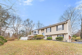 70 Cedar Ln, Ossining, NY 10562