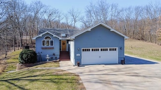2502 W Larson St, Knoxville, IA 50138