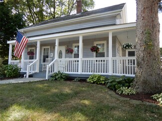 157 Dexter St, Cumberland, RI 02864