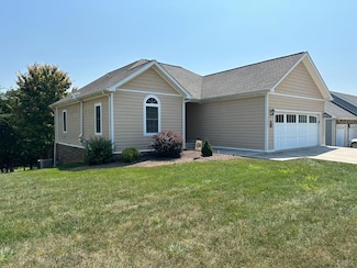 1057 Barrow Hills Dr, Huddleston, VA 24104