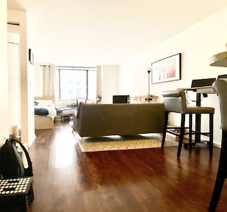 30 W 61st St Unit 10F, New York, NY 10023