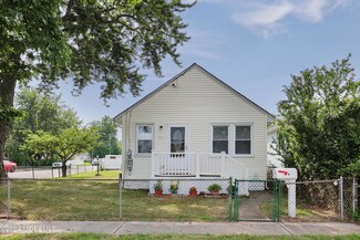 45 Atlantic Ave, Keansburg, NJ 07734