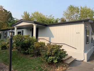 4624 S Pacific Hwy Unit 35, Phoenix, OR 97535
