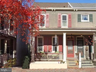 32 Perry St, Lambertville, NJ 08530