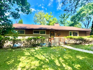 57 Collie St, Williams Bay, WI 53191