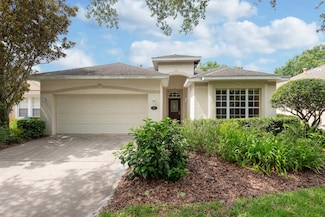 902 Heron Point Cir, Deland, FL 32724
