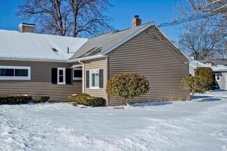 152 Horseshoe Dr, Chicopee, MA 01022