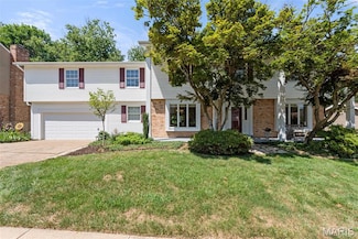 1806 Summer Lake Dr, Chesterfield, MO 63017