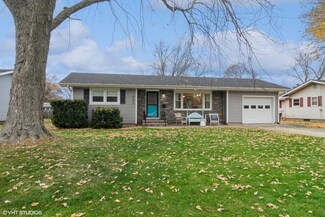 307 W State St, North Aurora, IL 60542