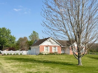 311 Cantrell St, Mountain View, MO 65548