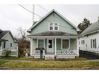 105 W College Ave, Woodville, OH 43469