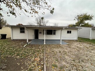 220 Saint John Dr, East Saint Louis, IL 62206