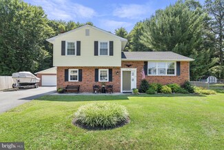 17 Newland Ct, Newark, DE 19713