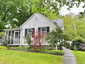 1063 Hill St, Whitinsville, MA 01588