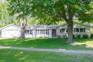 4873 Terrace Ln, Saint Joseph, MI 49085