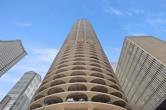 300 N State St Unit 4930, Chicago, IL 60654