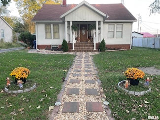 302 2nd St, Carmi, IL 62821