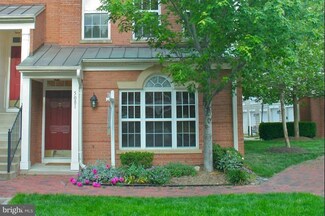 5081 Donovan Dr, Alexandria, VA 22304