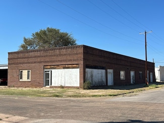 701 W Robertson St, Memphis, TX 79245