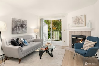 12760 NE 10th Place Unit F304, Bellevue, WA 98005