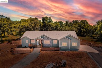 11650 Hemphill Ln, Sonora, CA 95370