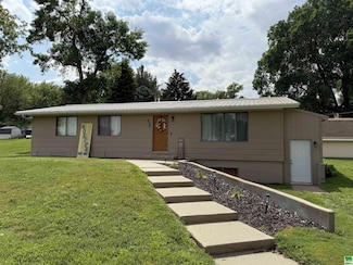 208 Nebraska St, Emerson, NE 68733