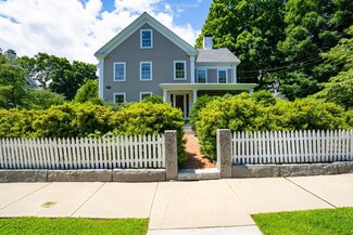 17 Chestnut St, Dedham, MA 02026