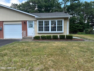 31 B Yorktowne Pkwy, Manchester Township, NJ 08759