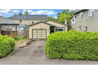1021 SE 84th Ave, Portland, OR 97216