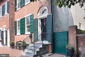 30 The Strand, New Castle, DE 19720