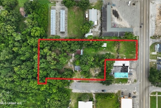 1918 Pass Rd, Gulfport, MS 39501