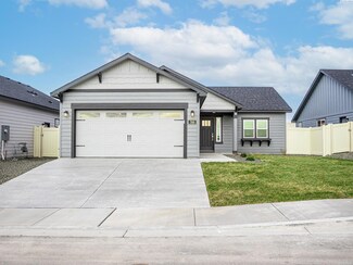 748 Snowking St, Richland, WA 99352