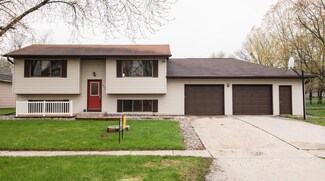 607 Parkridge Ave, Huxley, IA 50124