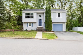 32 Lawnacre Dr, North Providence, RI 02911