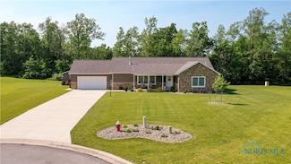 1462 Lee Ann Ave, Defiance, OH 43512