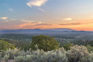 193 Double Arrow Rd, Santa Fe, NM 87505