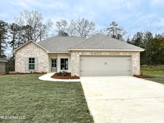 997 Riverside Ln, Pearl, MS 39208