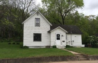 411 E Washington St, Durand, WI 54736