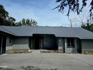 2257 Shinbone Rd, Sevierville, TN 37876